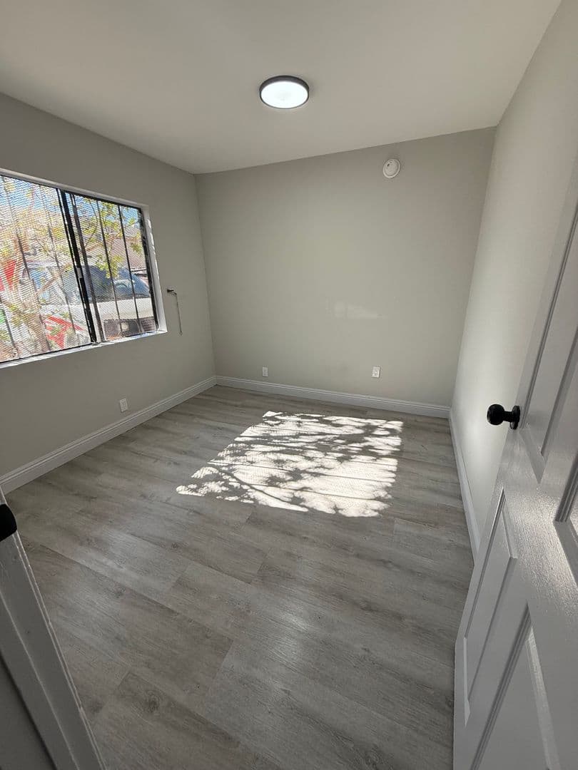 Los Angeles Apartment: 5955 S. Main Street