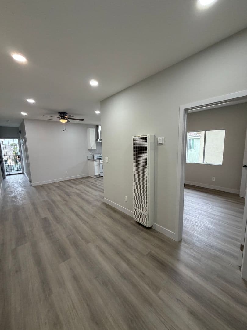 Los Angeles Apartment: 611 W. 46th Street