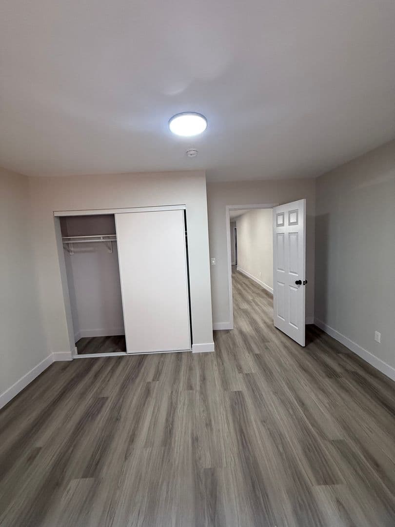 Los Angeles Apartment: 1443 W. 105th Street
