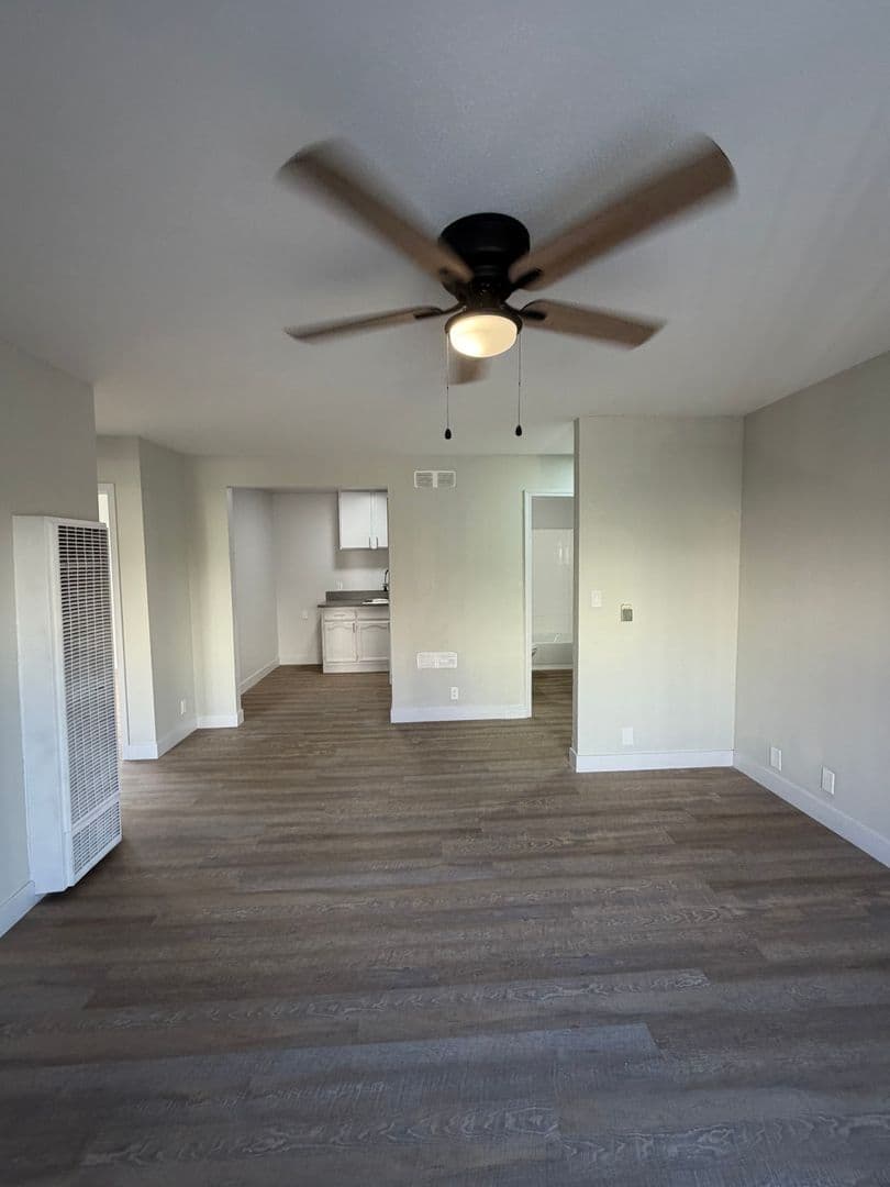 Los Angeles Apartment: 5955 S. Main Street