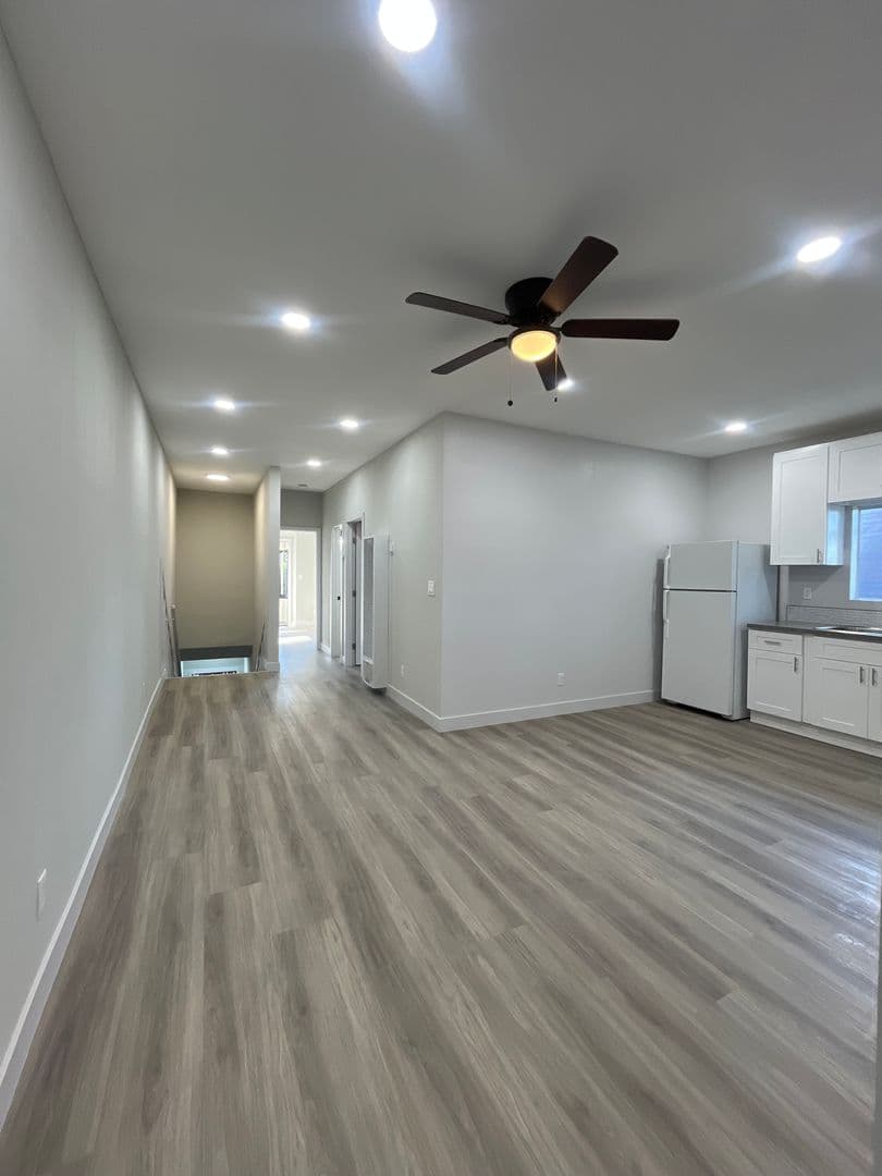 Los Angeles Apartment: 611 W. 46th Street
