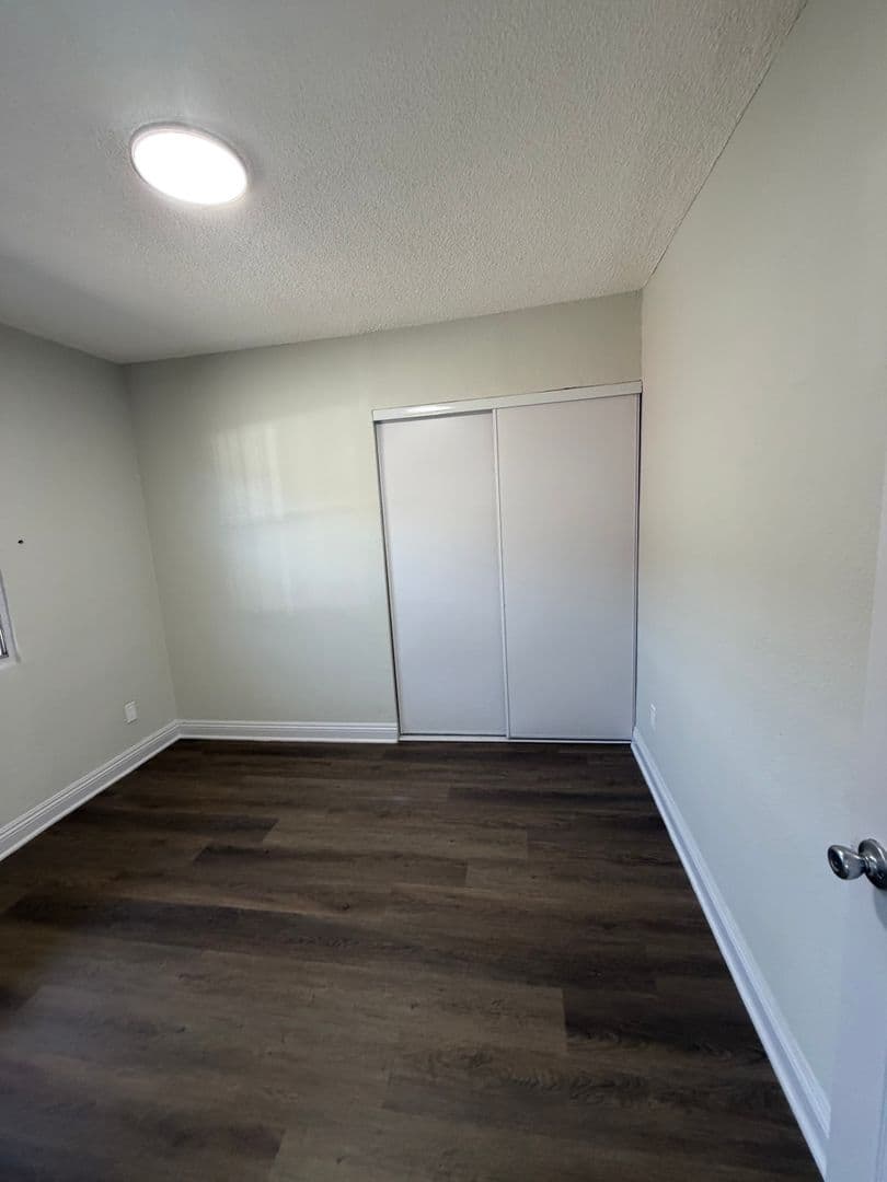 Los Angeles Apartment: 1338 W. 57th Street