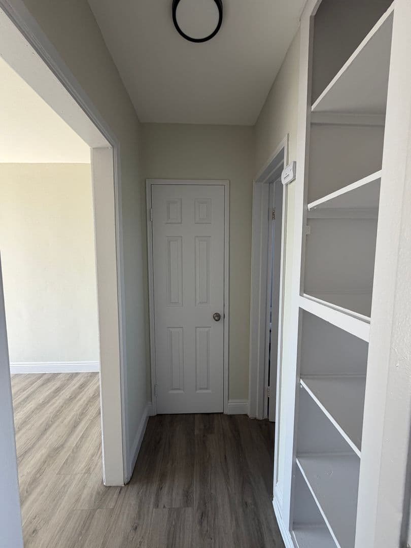 Los Angeles Apartment: 3800 W. 27th Street