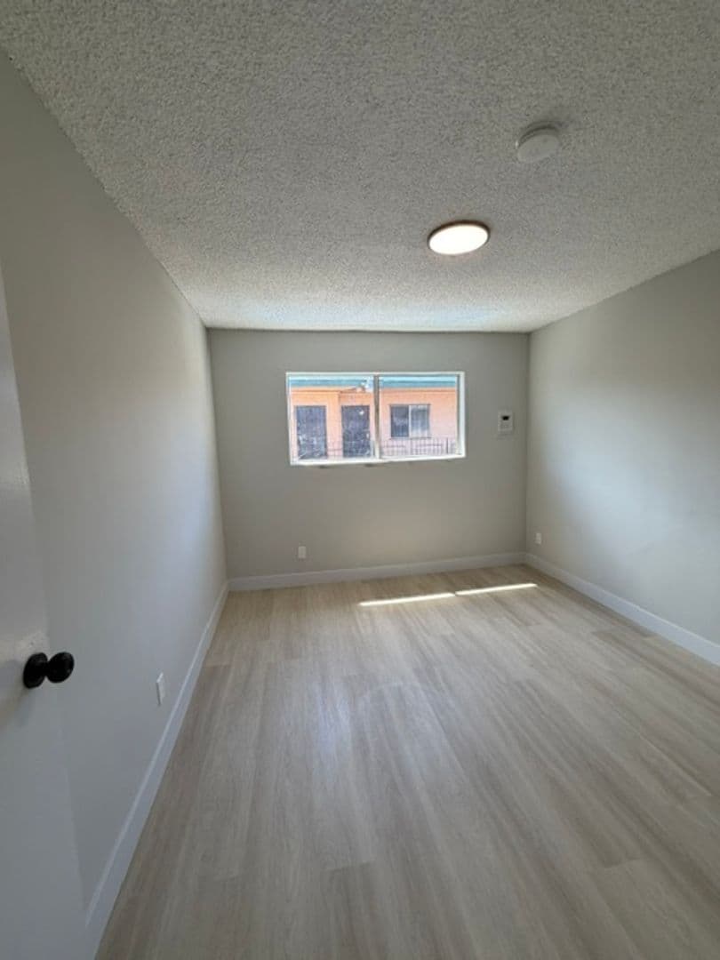 Los Angeles Apartment: 600 W. 93rd Street