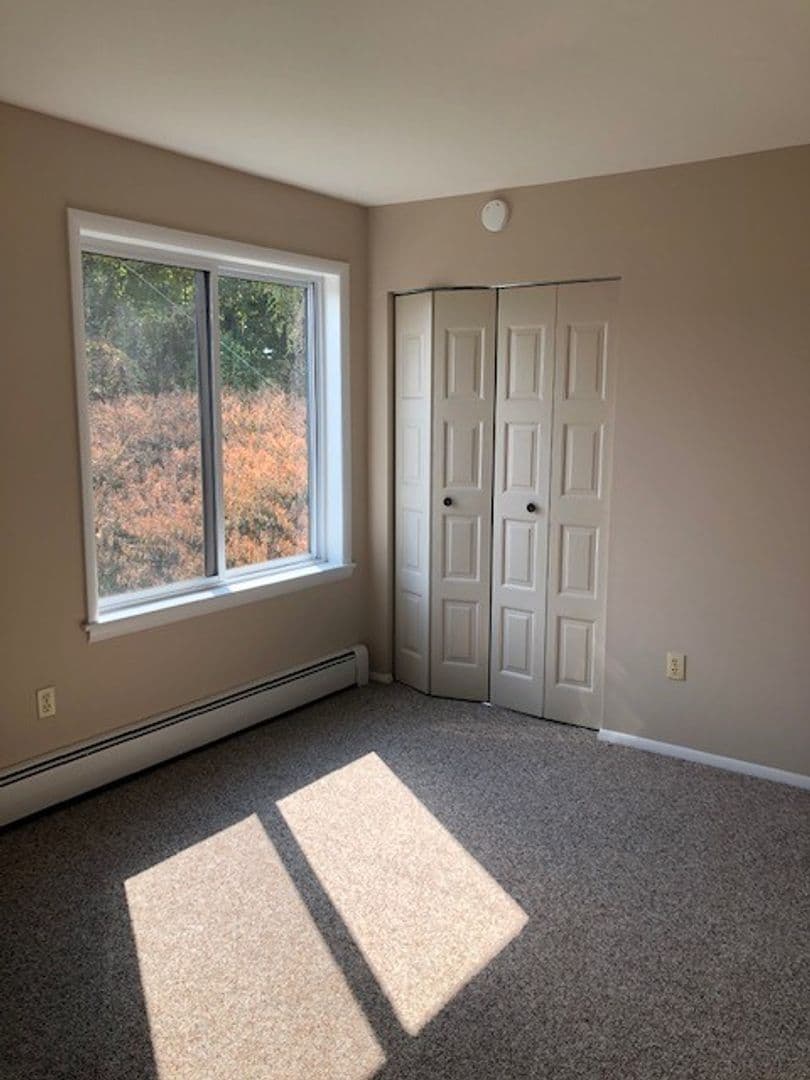 Norwich Apartment: 54 Borden Ave.