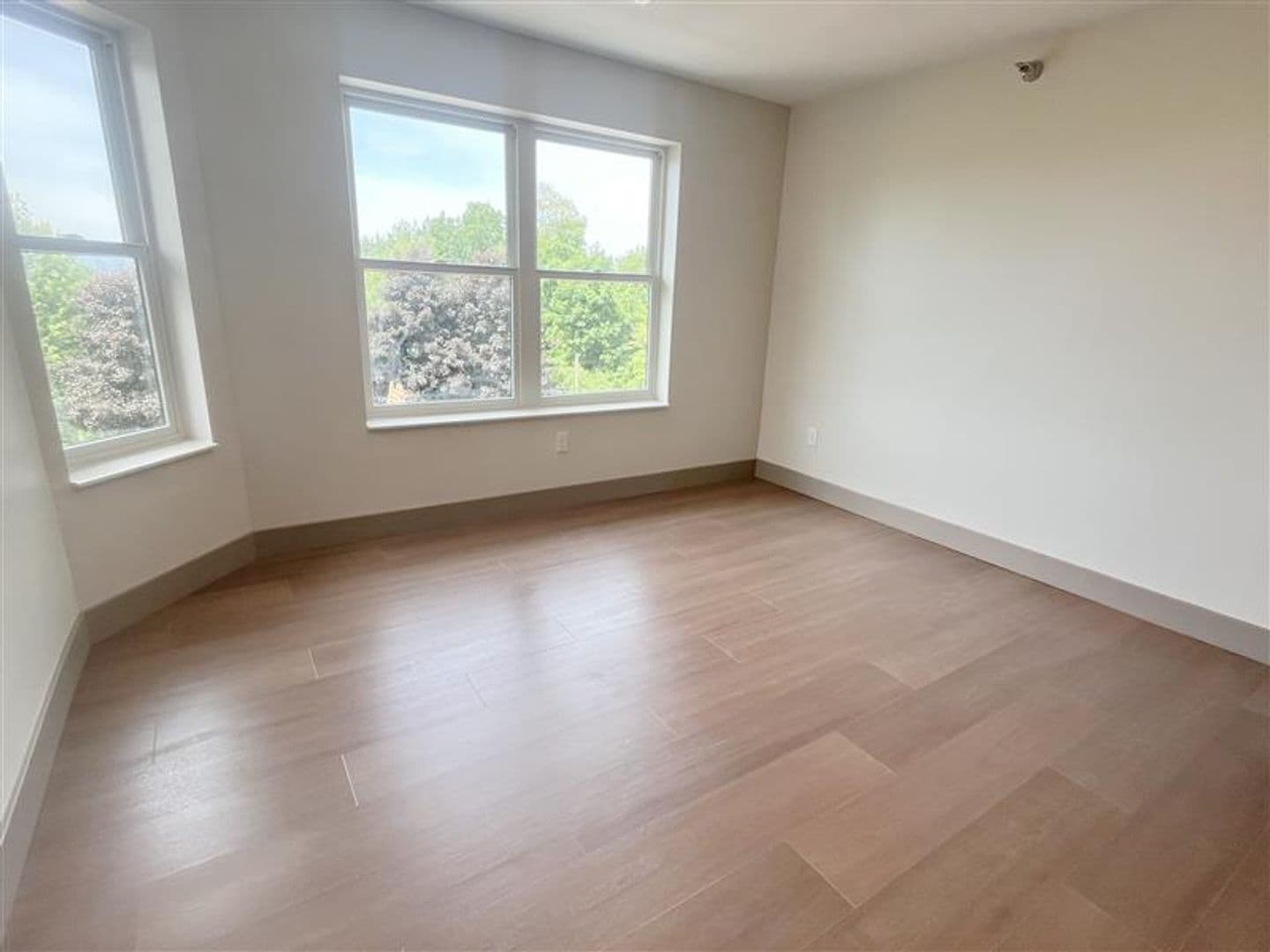 South Burlington Apartment: 151 Larkin Way