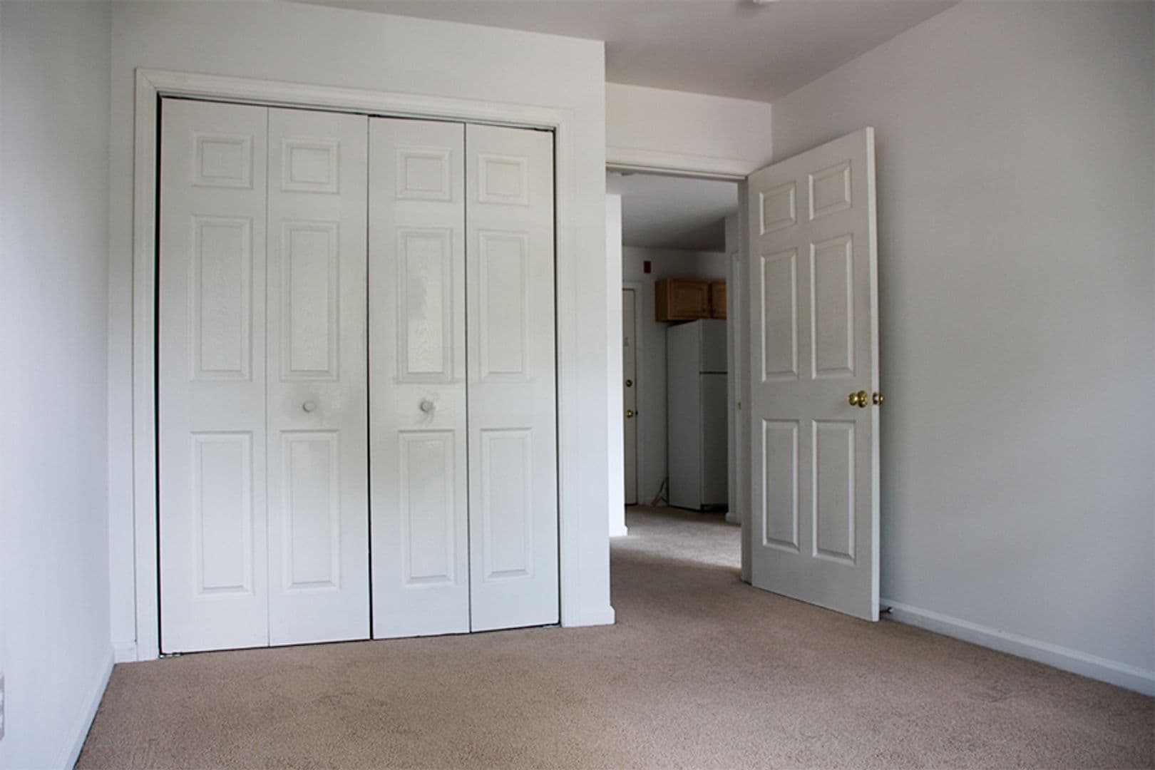 South Burlington Apartment: Olde Orchard Park