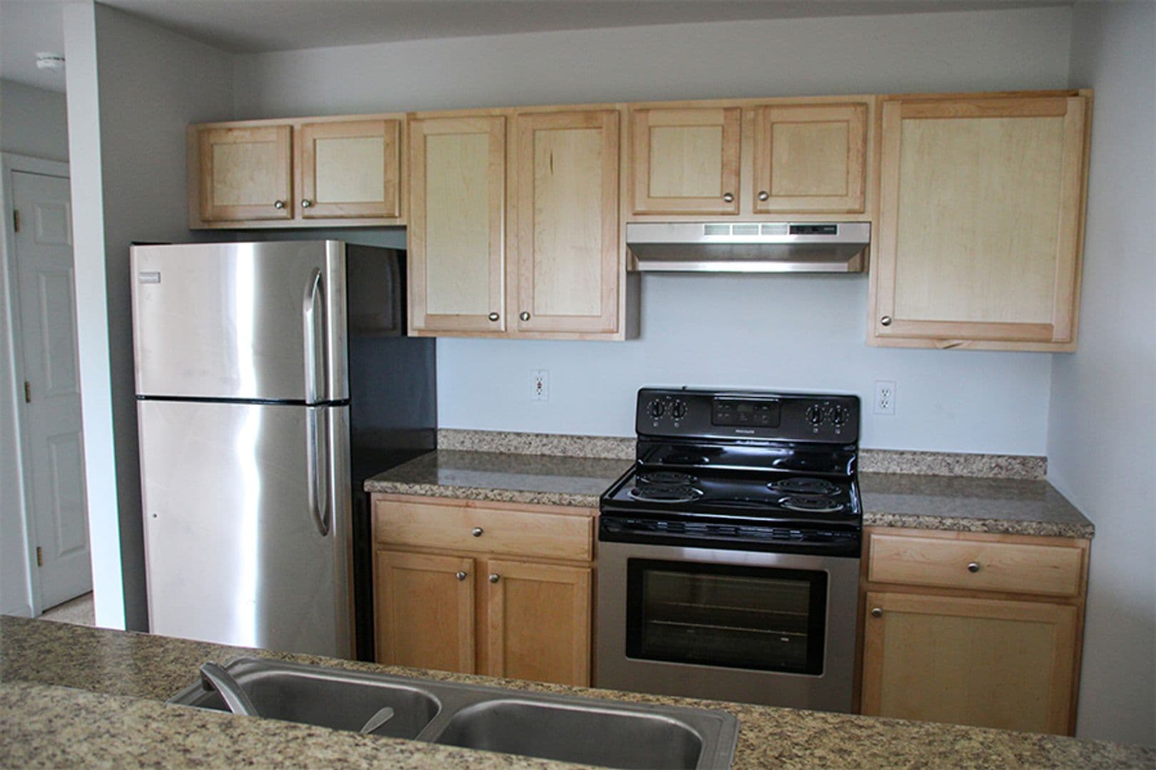 South Burlington Apartment: Olde Orchard Park