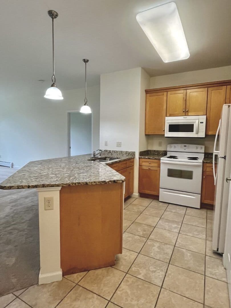 South Burlington Apartment: 326 376 Quarry Hill Road