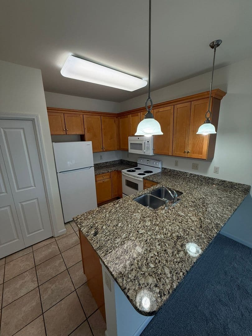 South Burlington Apartment: 326 376 Quarry Hill Road