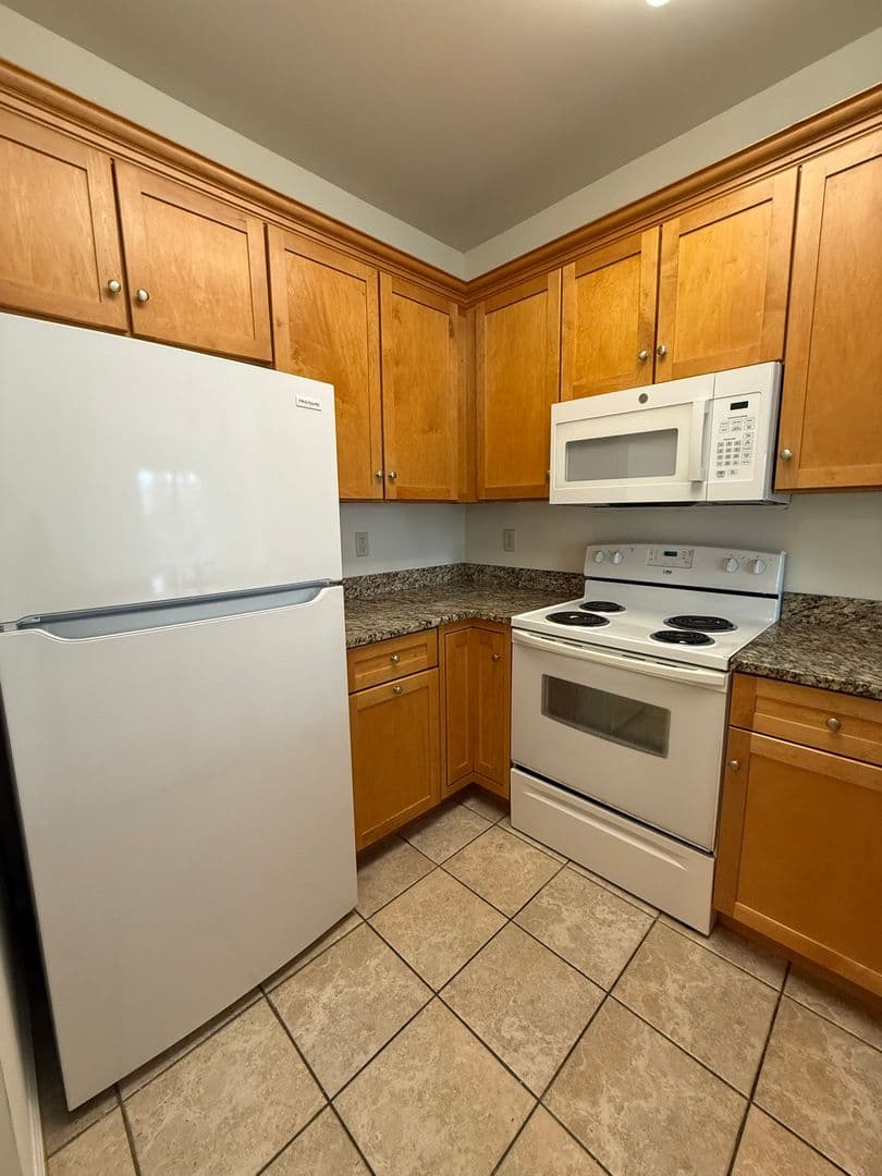 South Burlington Apartment: 326 376 Quarry Hill Road