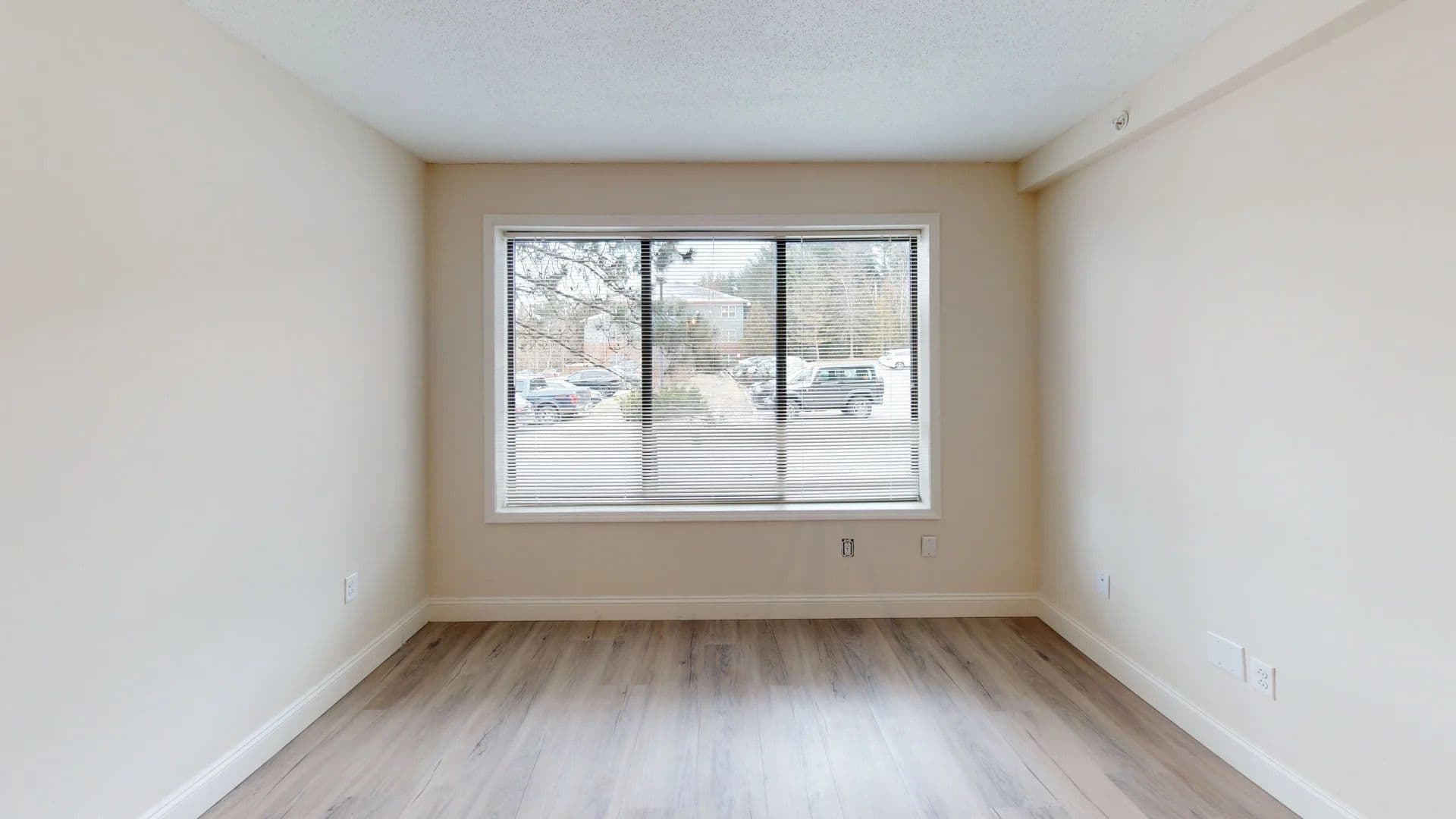 South Burlington Apartment: 144 Larkin Way