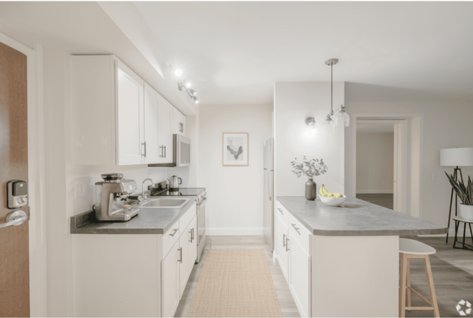 South Burlington Apartment: 144 Larkin Way