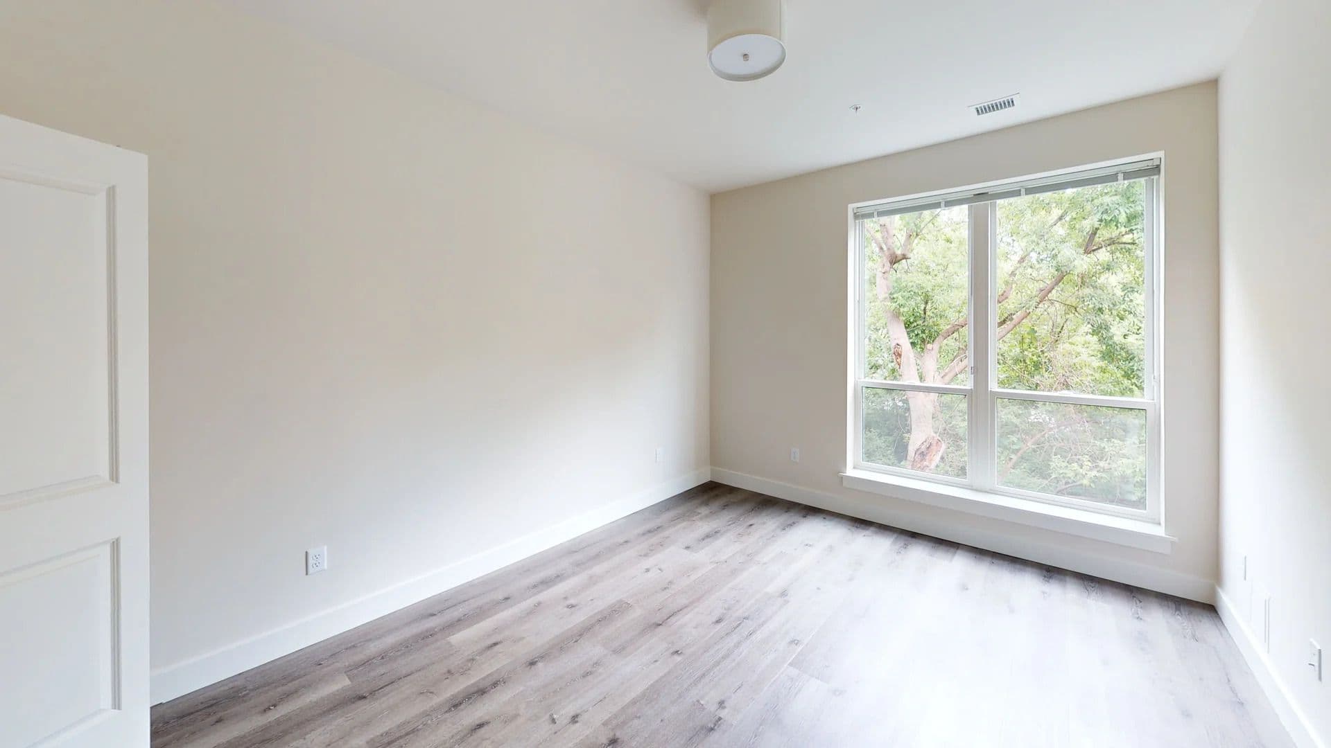 South Burlington Apartment: 61 North Dorset Street