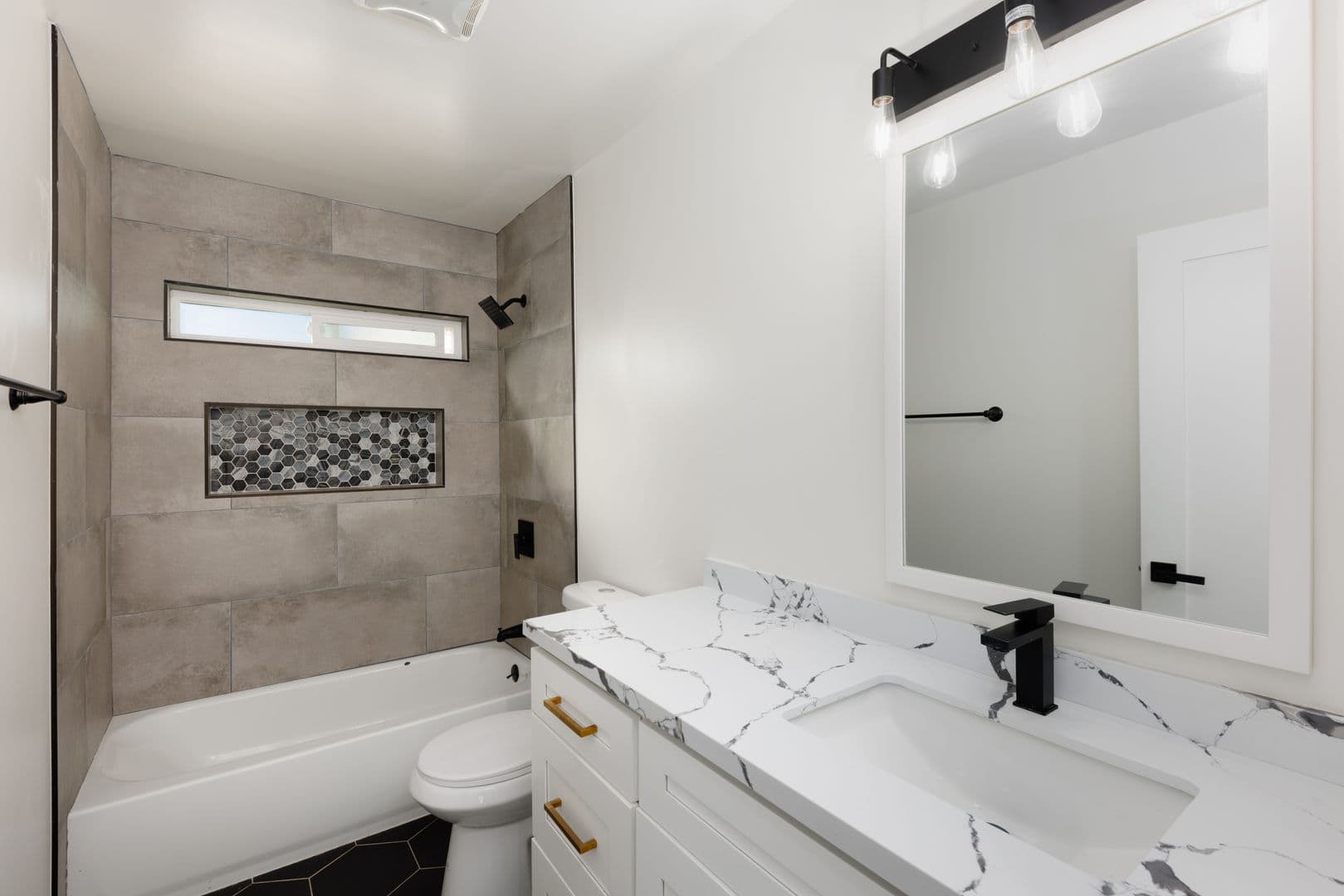 San Diego House: 6283.5 Lorca Drive