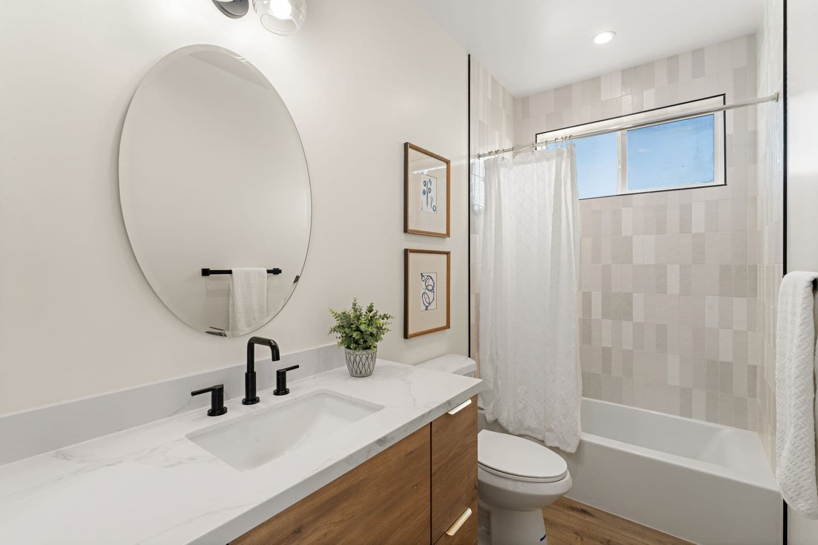 San Diego Apartment: 6285 Lorca Drive