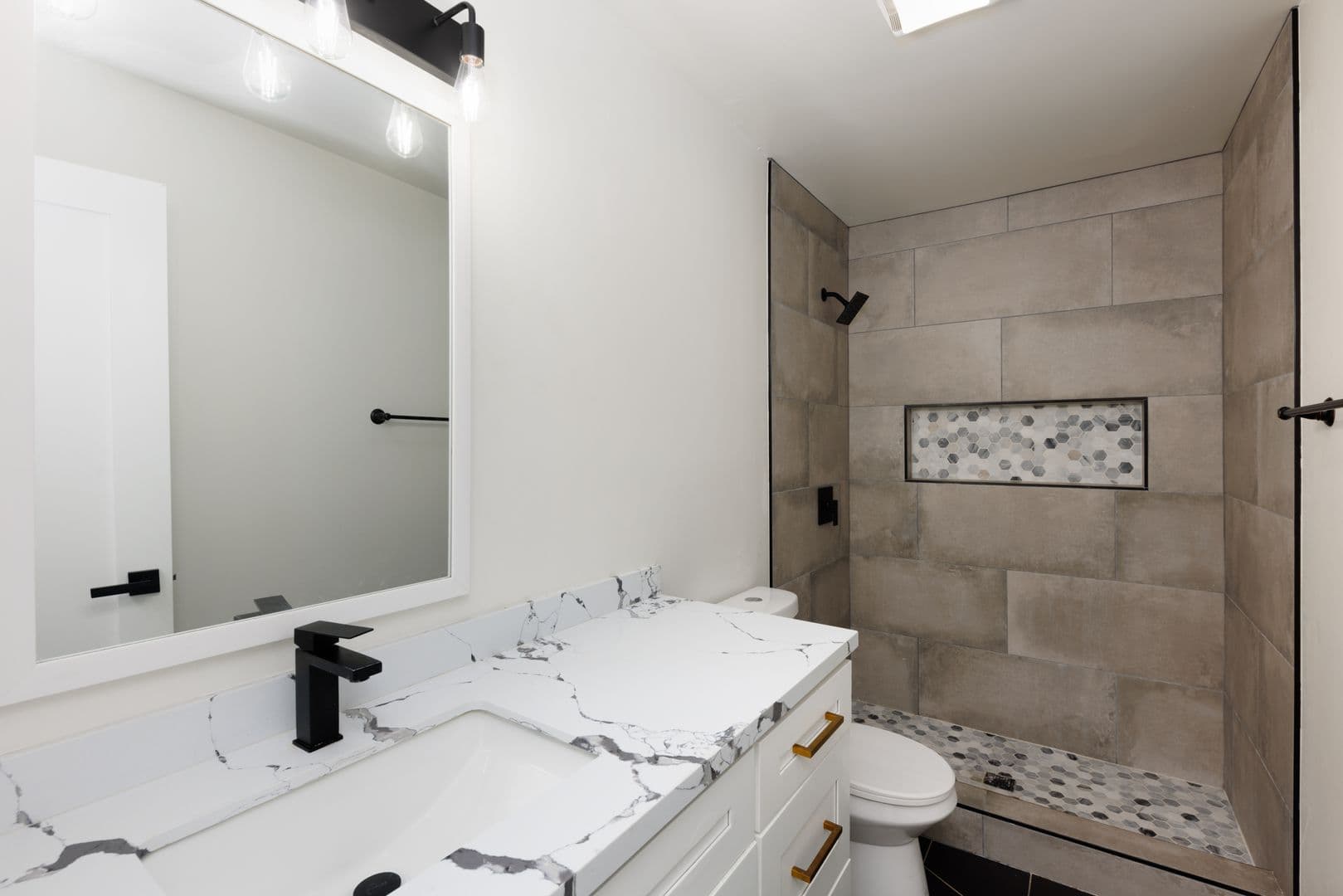 San Diego House: 6283.5 Lorca Drive