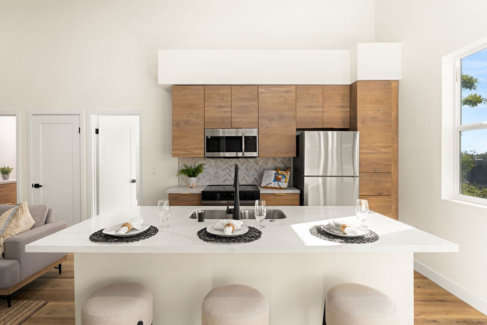 San Diego Apartment: 6285 Lorca Drive