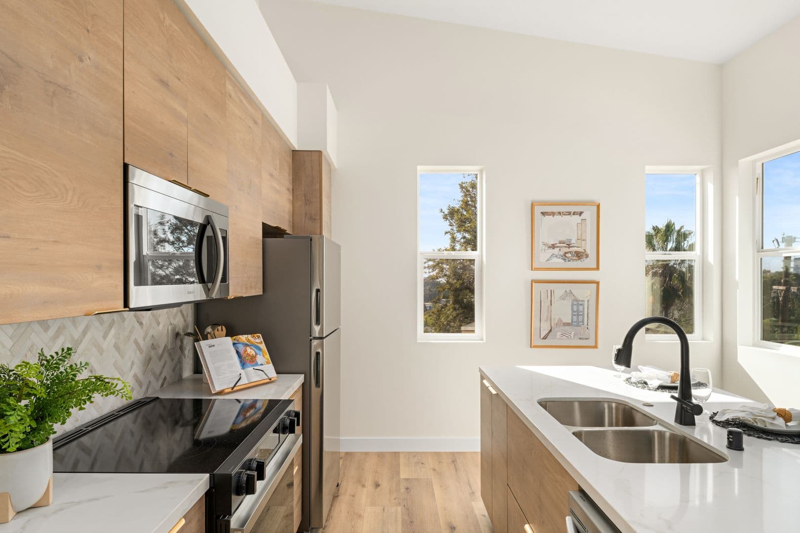 San Diego Apartment: 6285 Lorca Drive