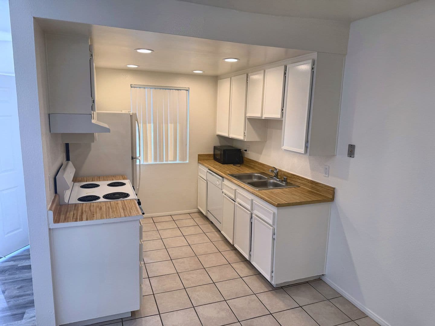 El Cajon Apartment: 345 N 1st St