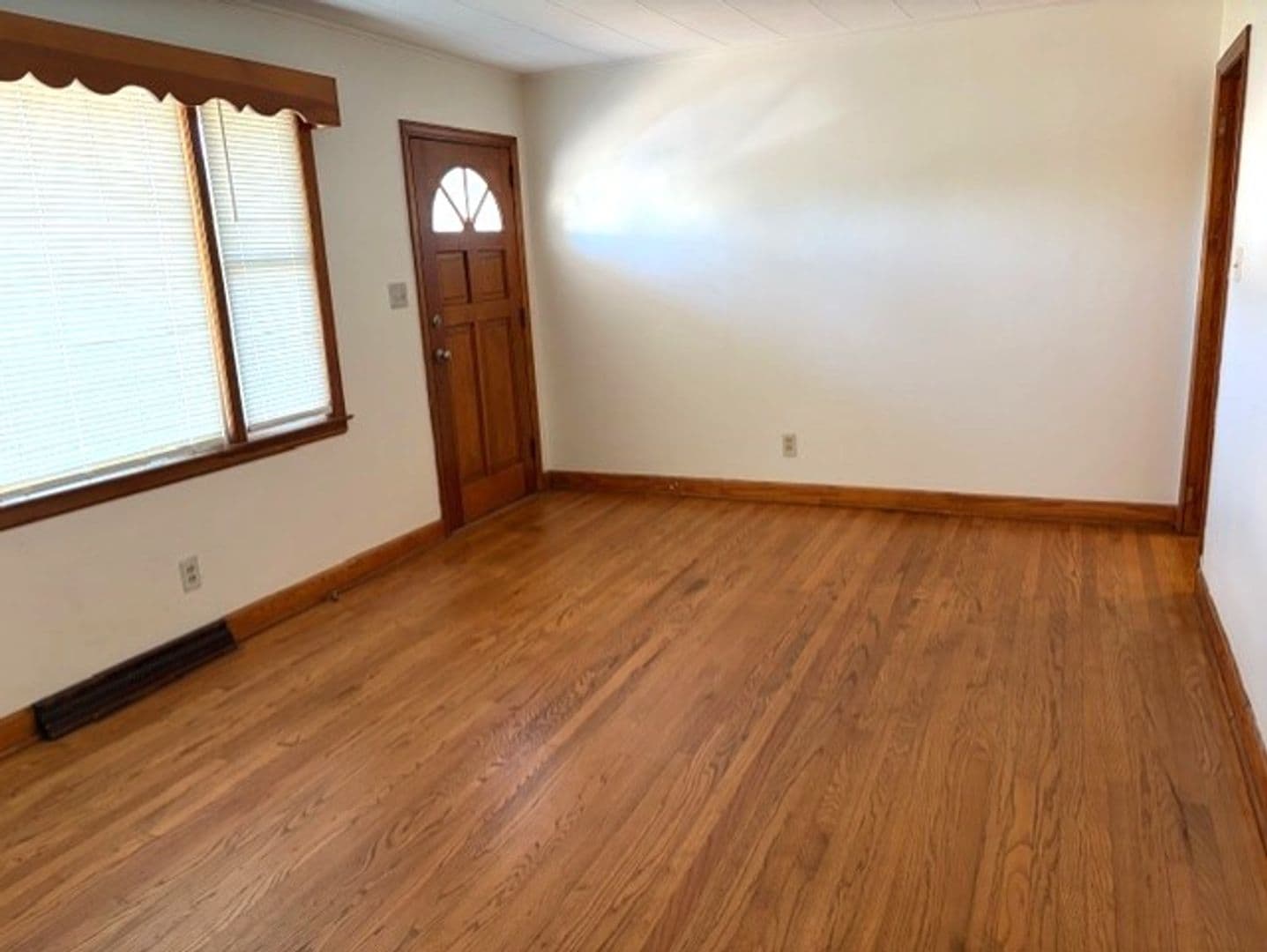 Elon House: 929 E. Haggard Avenue