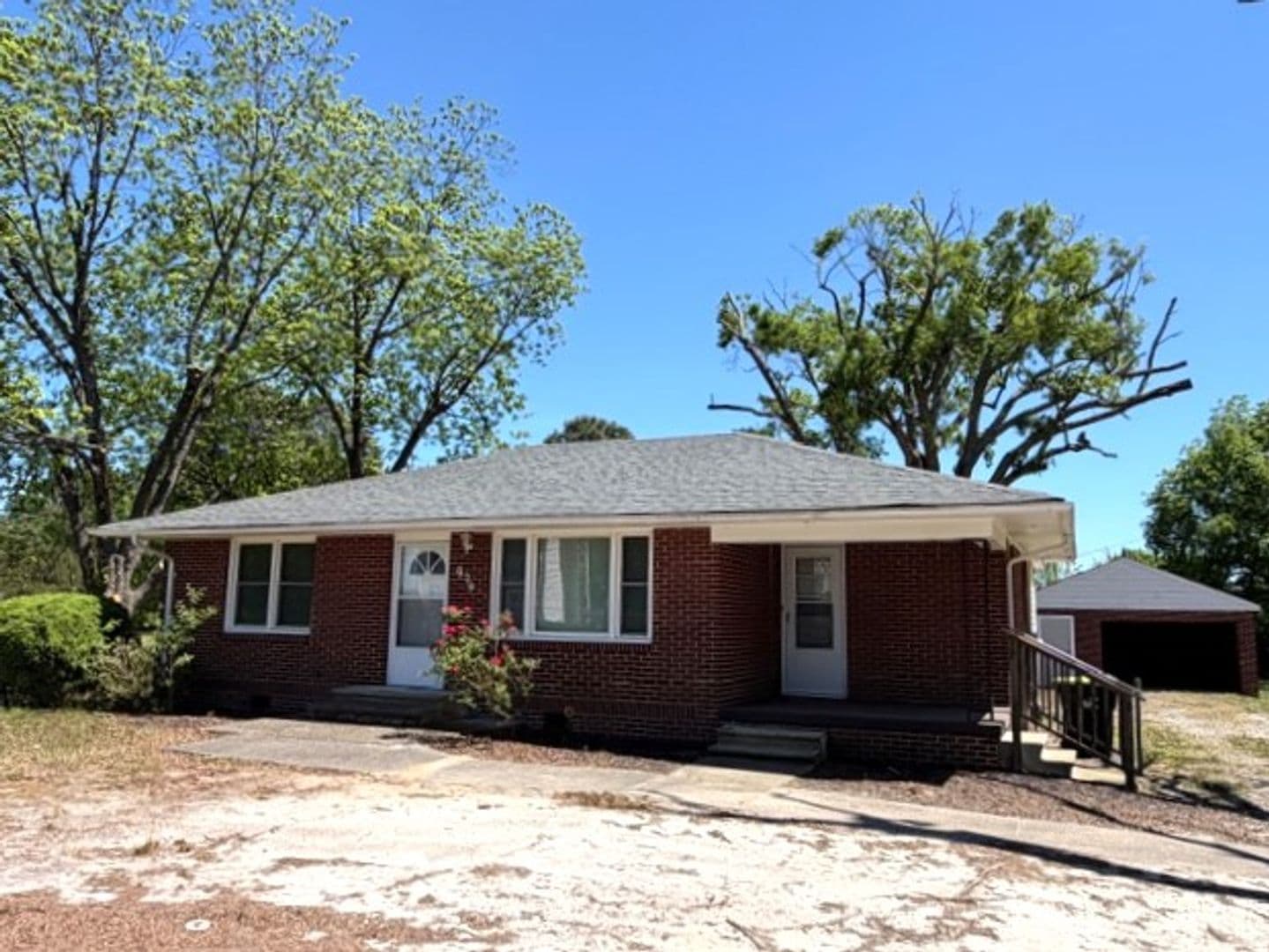 Elon House: 929 E. Haggard Avenue