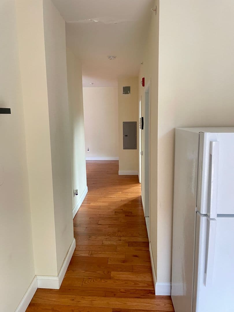 Hartford Apartment: 293-301 Farmington Ave.