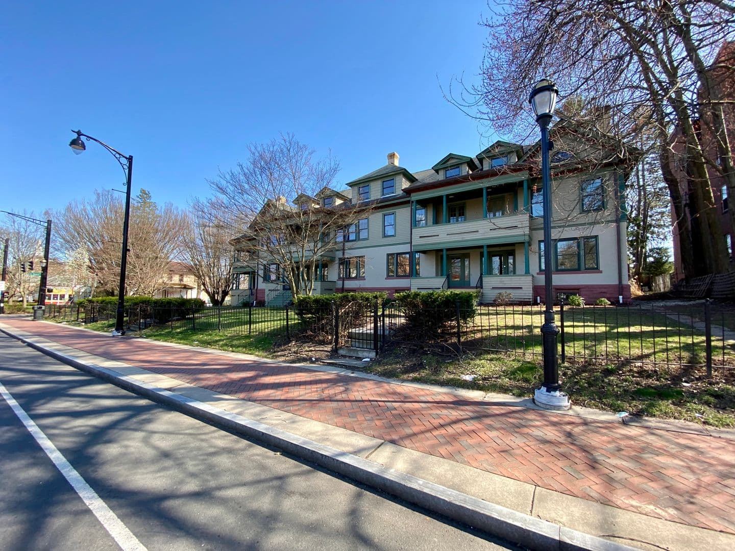 Hartford Apartment: 293-301 Farmington Ave.