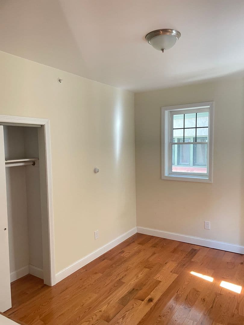 Hartford Apartment: 293-301 Farmington Ave.