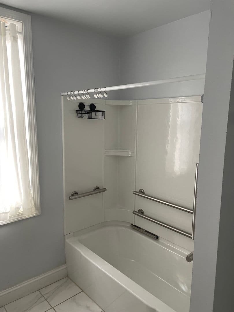 Hartford Apartment: 293-301 Farmington Ave.