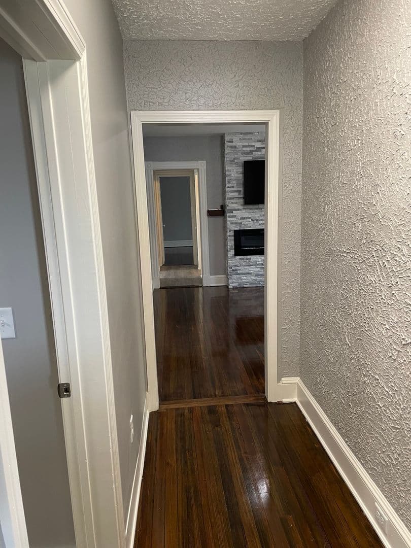 West Hartford Apartment: 33-35 Fairview St