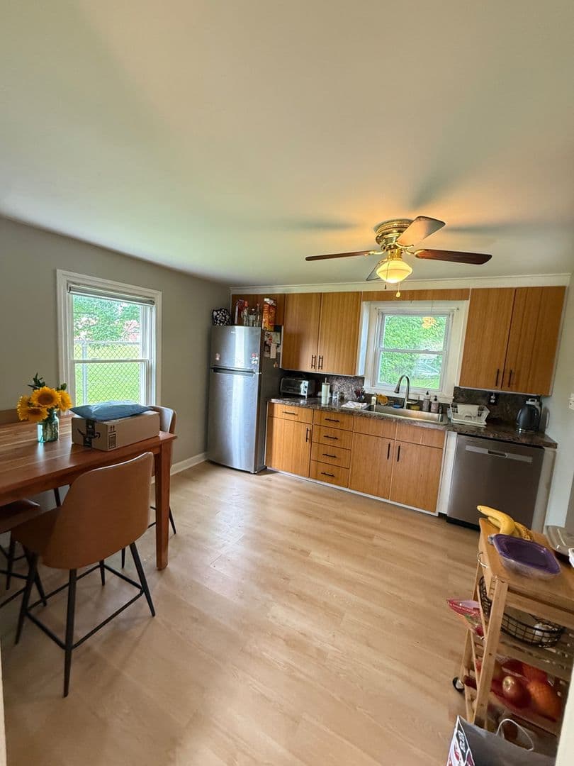 West Hartford Apartment: 120-122 Ardmore Road
