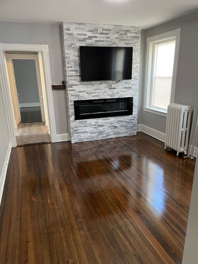 West Hartford Apartment: 33-35 Fairview St