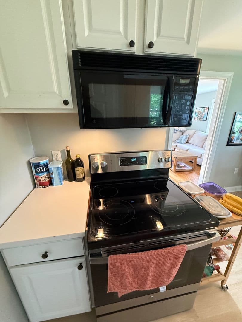 West Hartford Apartment: 120-122 Ardmore Road