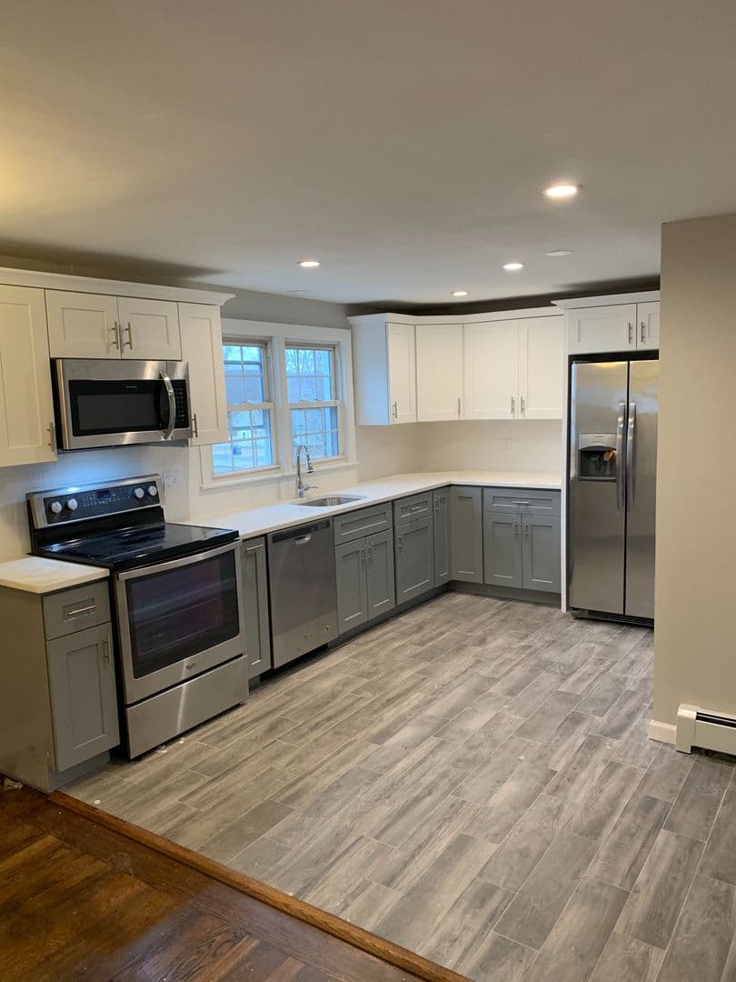 Tariffville House: 54 Elm Street