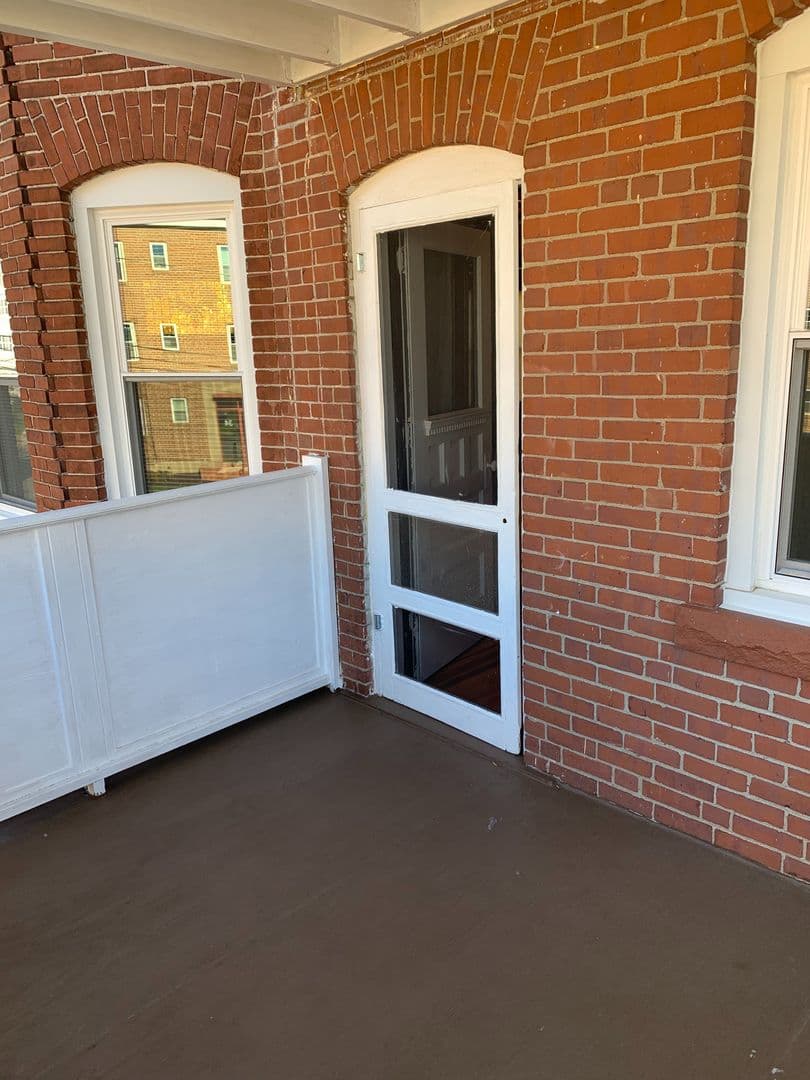 West Hartford Apartment: 33-35 Fairview St