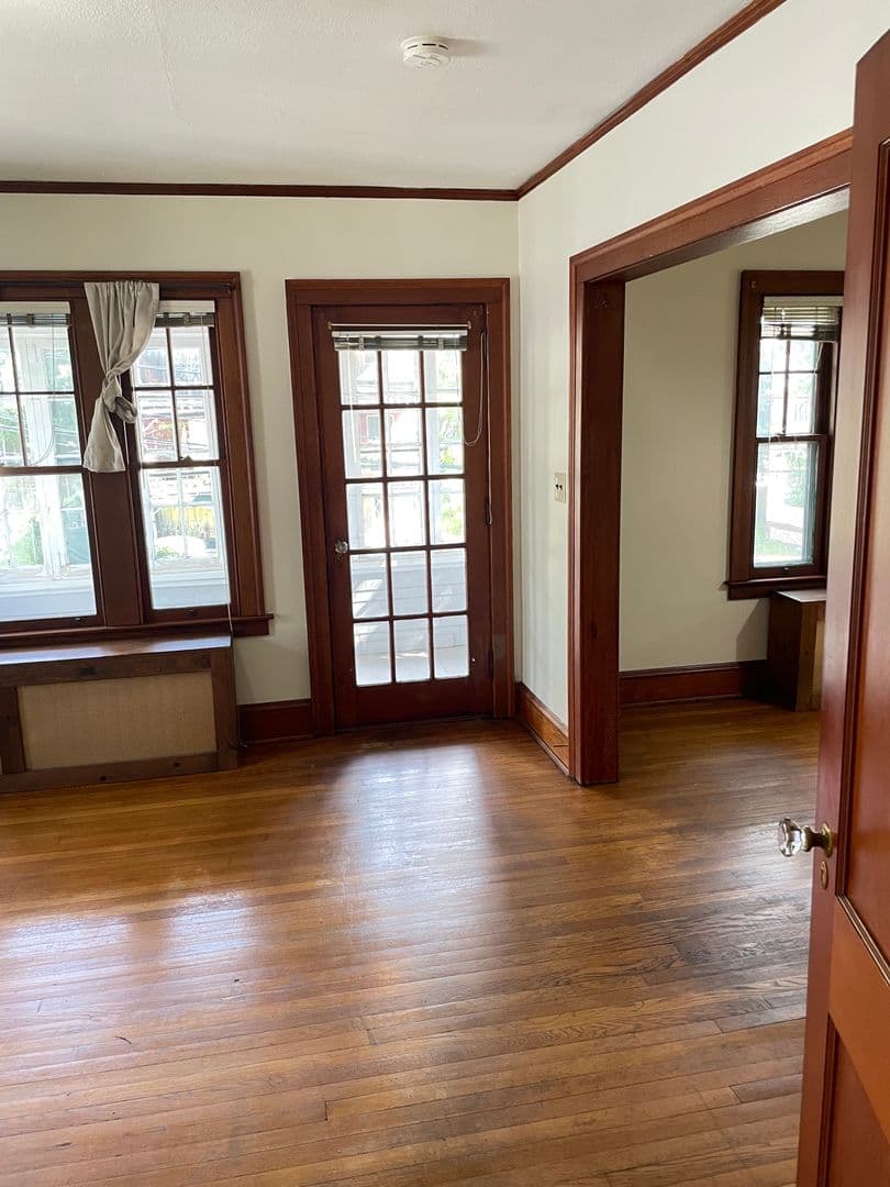 West Hartford Apartment: 11-13 Mitchell Place