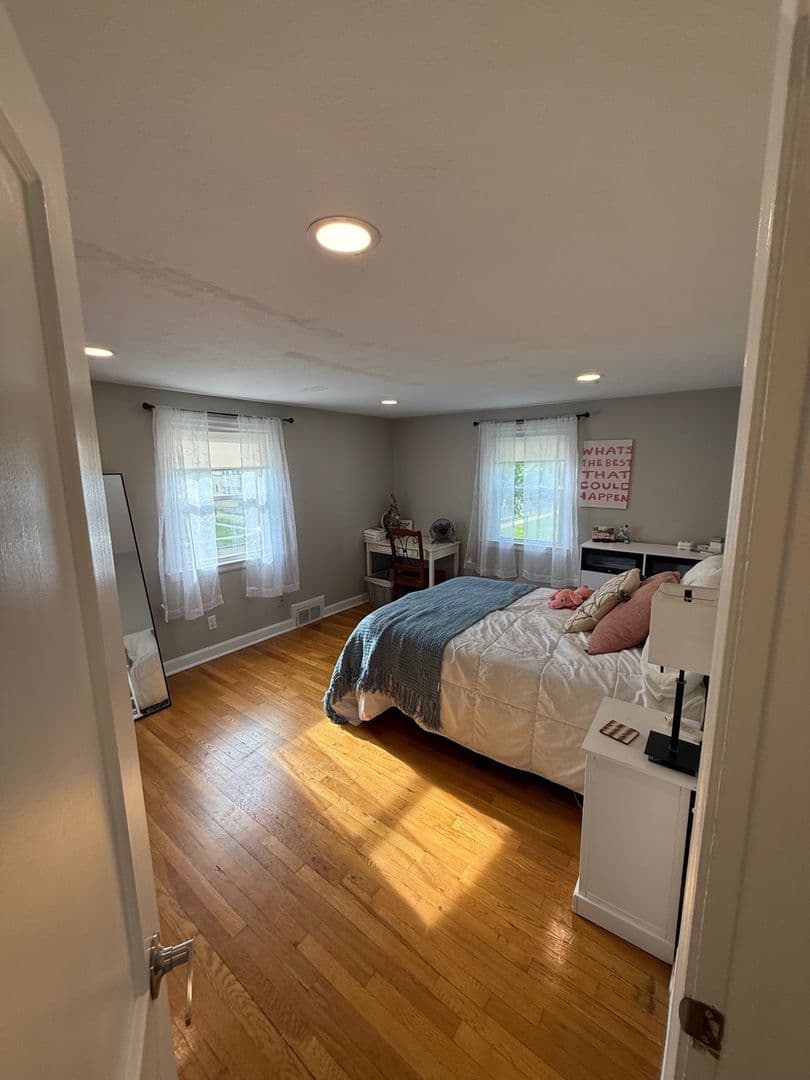 West Hartford Apartment: 120-122 Ardmore Road
