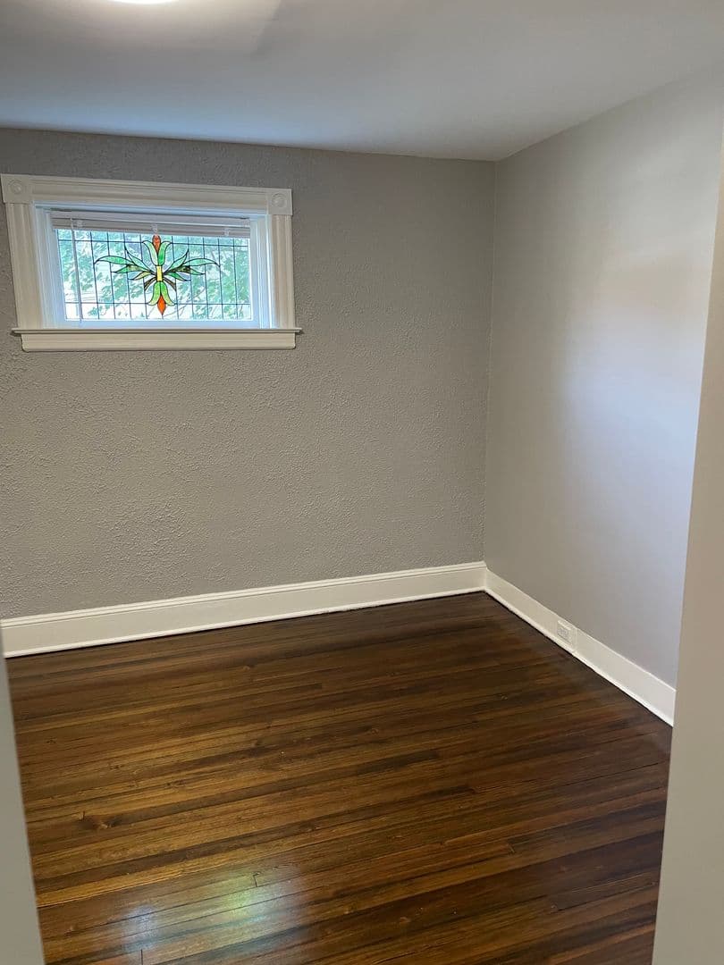 West Hartford Apartment: 33-35 Fairview St
