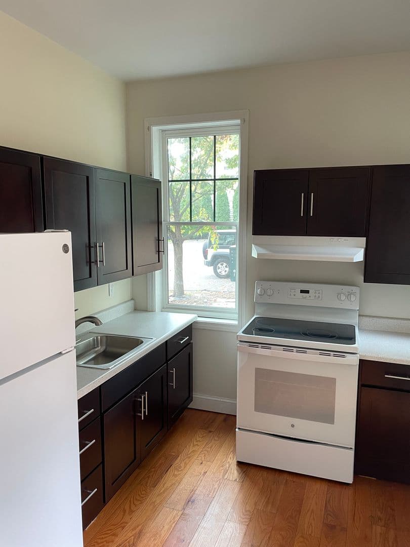 Hartford Apartment: 293-301 Farmington Ave.