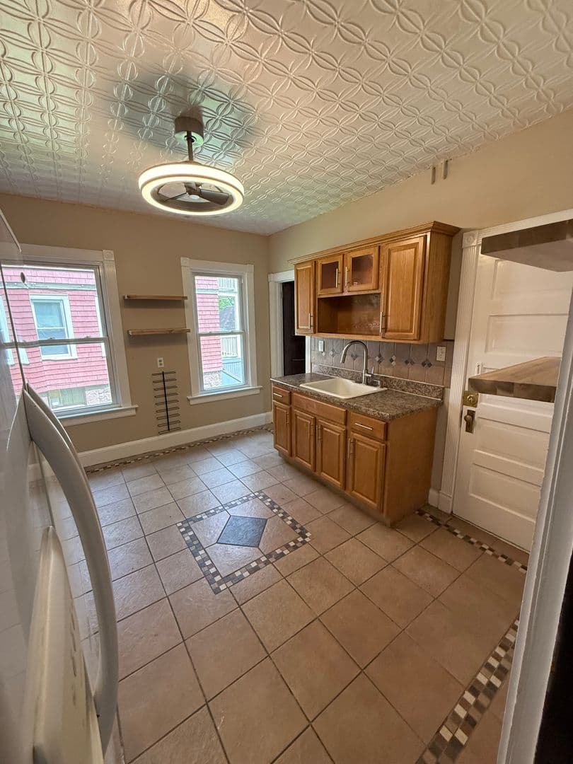 Hartford Apartment: 260-262 Oxford St