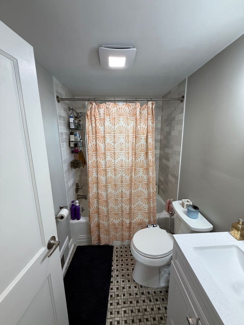 West Hartford Apartment: 120-122 Ardmore Road