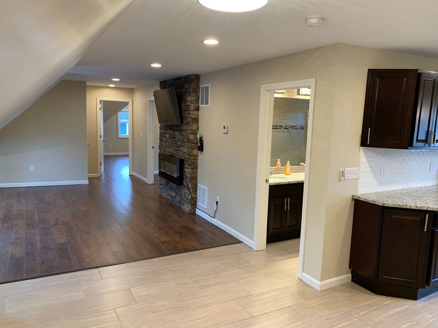 Hartford Apartment: 64 Oxford Street