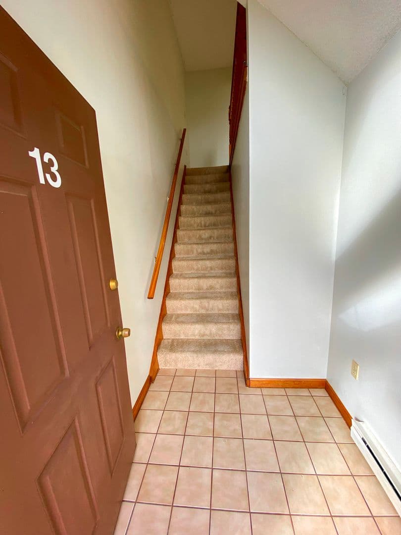 Plainville House: 16 Northampton Lane