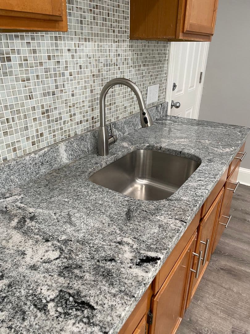West Hartford Apartment: 33-35 Fairview St