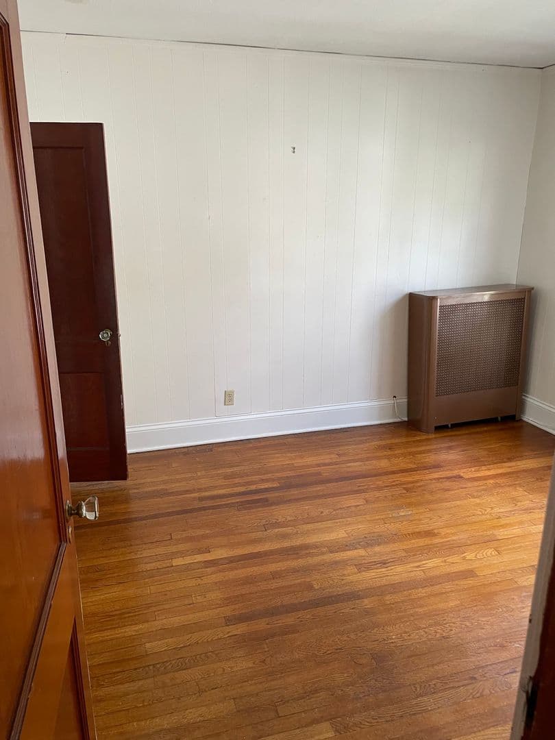 West Hartford Apartment: 11-13 Mitchell Place