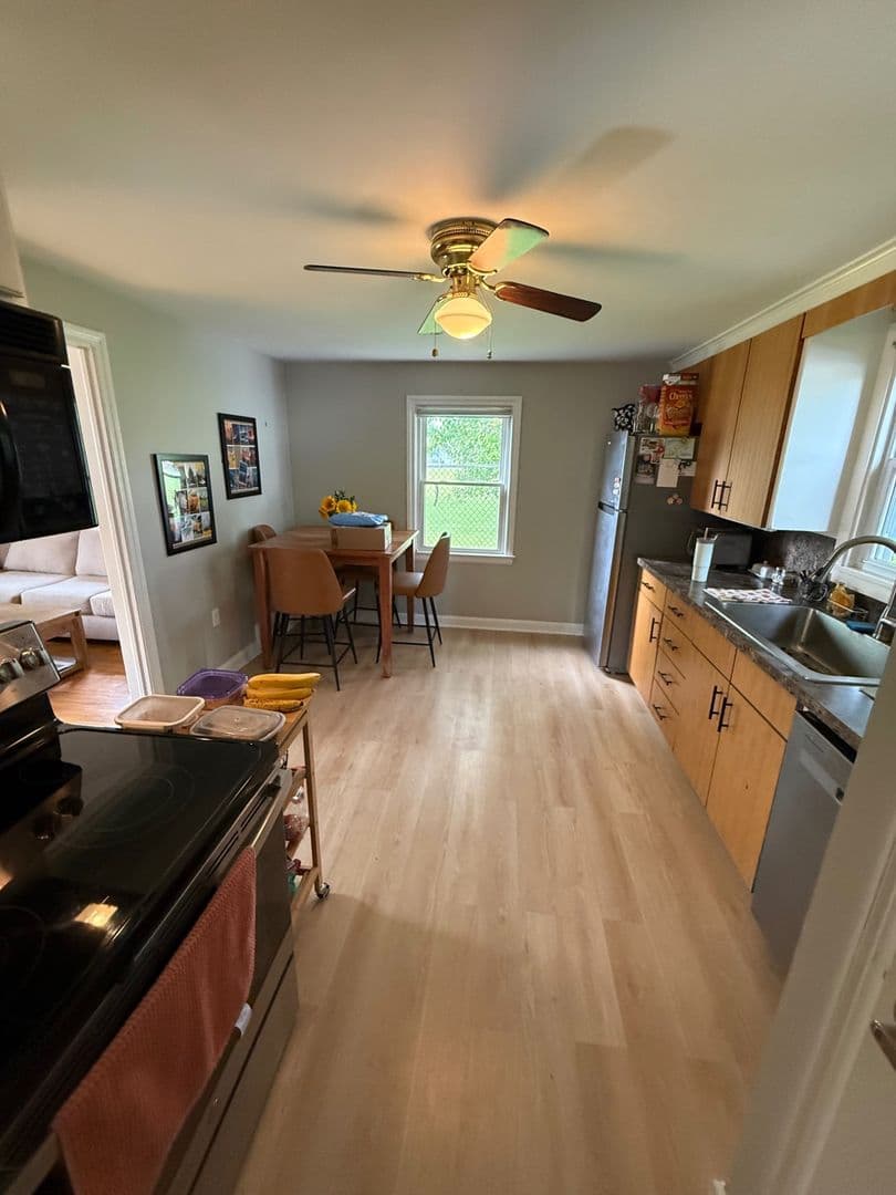 West Hartford Apartment: 120-122 Ardmore Road