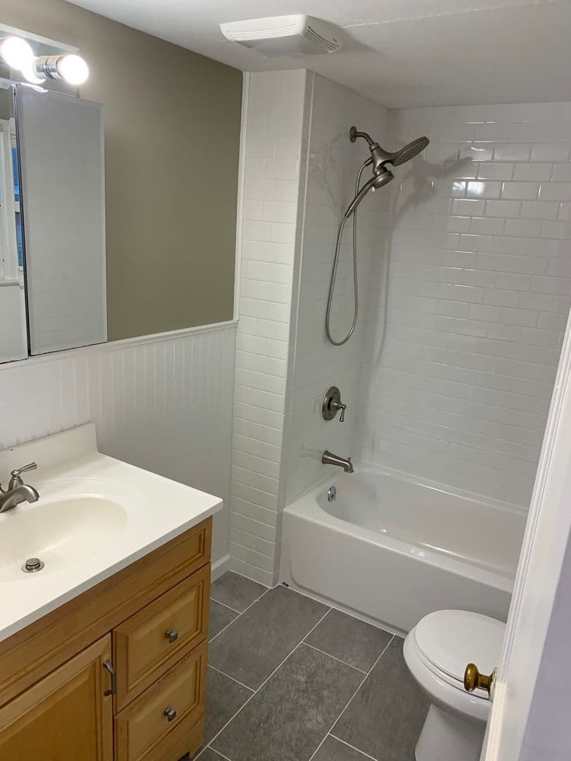 West Hartford House: 177 Abbotsford Ave.