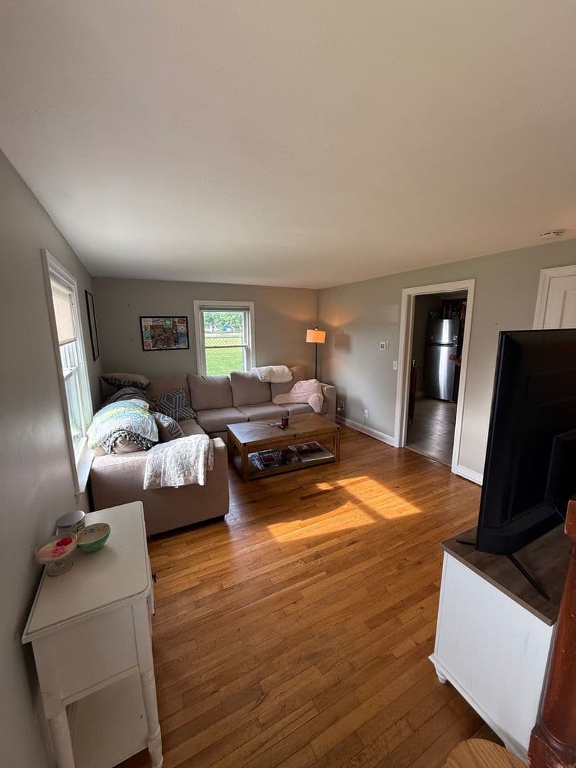 West Hartford Apartment: 120-122 Ardmore Road