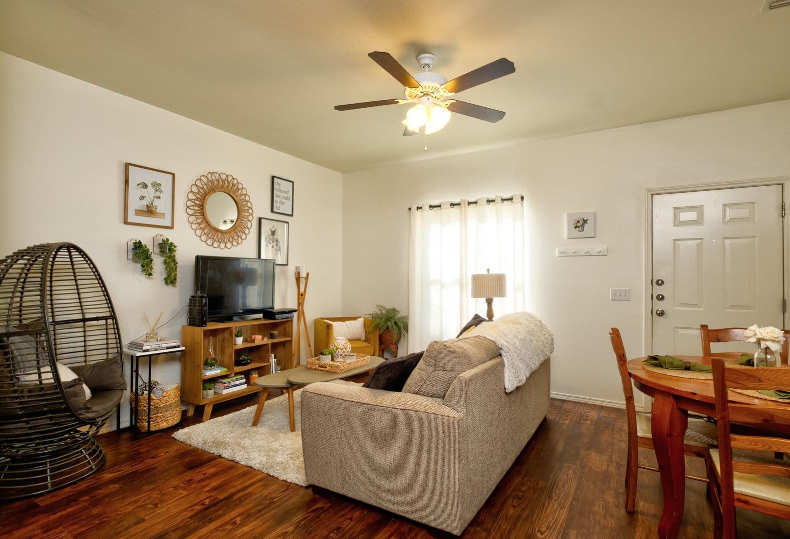 Lubbock Apartment: 1606 82nd St
